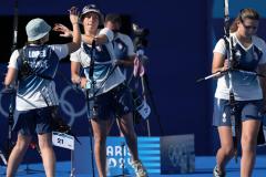 Caroline Lopez, Lisa Barbelin et Amélie Cordeau (de g. à d.) ont perdu d'entrée lors du tournoi par équipes. (T. Wang/Reuters)