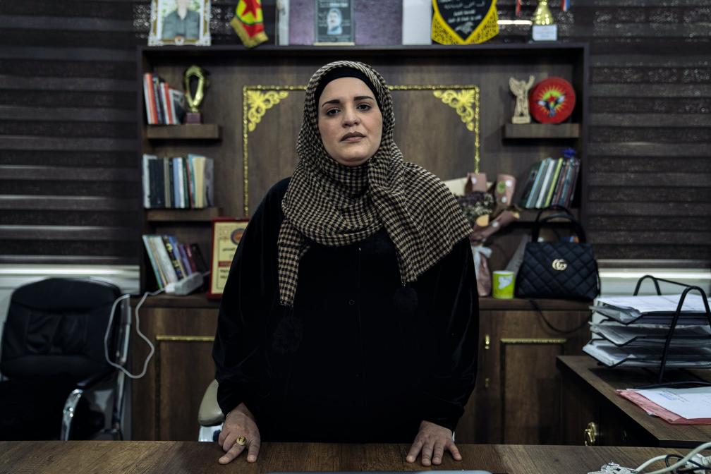 Cyclisme, équitation, basket, course à pied, football... Proscrit pendant le règne de Daech, le sport a retrouvé toute sa place à Raqqa. Mieux, il fait partie d'une volonté politique (incarnée par Bouchra Ahmad, codirectrice du comité sportif) pour contribuer à la renaissance de cette ville du nord-est de la Syrie. (P. Barbier/Hors format)