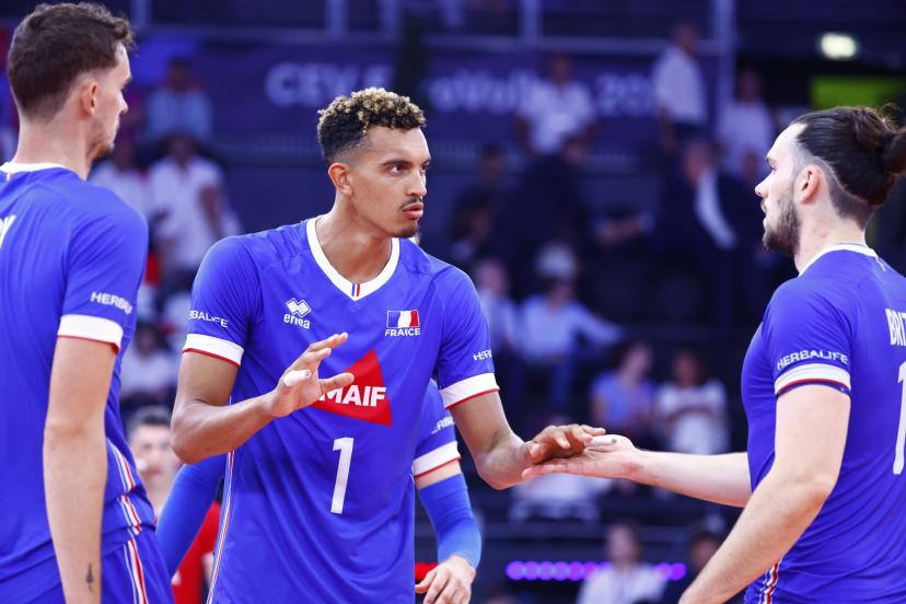 Jean Patry, Barthélémy Chinenyeze et Antoine Brizard (de gauche à droite), ici à l'Euro 2023, ont rejoint la sélection. (E. Garnier/ L'Équipe)