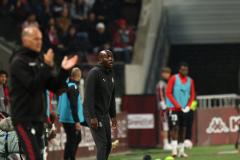 L'entraîneur de Reims Samba Diawara ce mercredi soir. (A. Utz/L'Équipe)