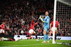 L'OL de Lucas Perri a été la victime d'un bien cruel scénario, jeudi soir à Old Trafford. (P.Lahalle/L'Equipe)
