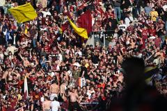 Les tribunes du Stade Saint-Symphorien seront remplies ce mercredi soir. (J.-C. Verhaegen/AFP)