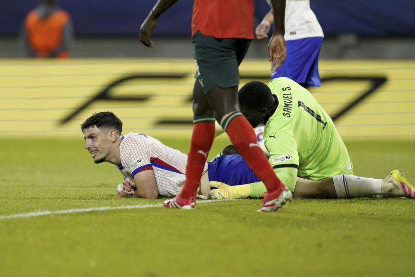 Matthis Abline muet mercredi face au Portugal en ouverture de l'Euro (0-0). (Daniel Derajinski/Icon Sport)