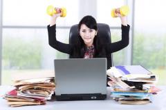 Travail et exercices de musculation ne sont pas incompatibles. (Shutterstock/D.R)