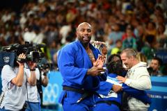 Teddy Riner, lors des JO 2024 à Paris, où il a été doublé médaillé d'or. (P. Lahalle/L'Équipe)
