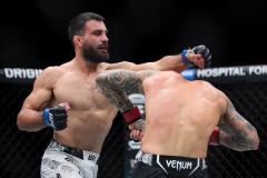 Tous les coups ne sont pas permis à l'UFC. (Sam Navarro/USA Today Sports / Presse Sports)